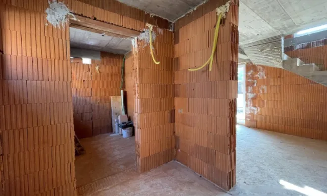 Недвижимость Дом с террасой в Залоге: 12