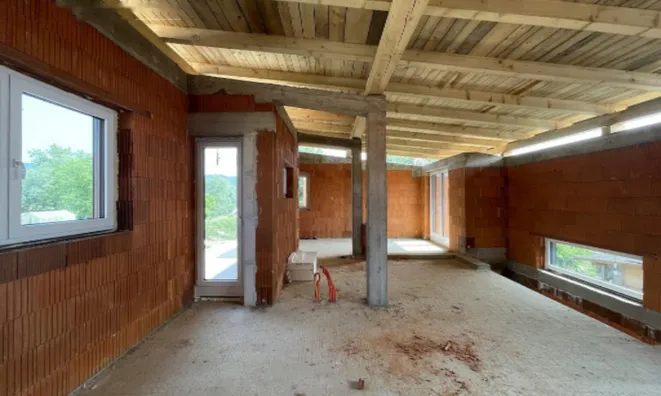 Недвижимость Дом с террасой в Залоге: 15