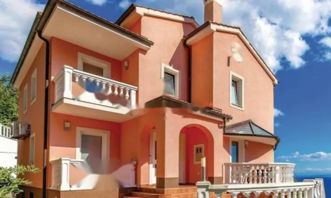 Недвижимость Семейный дом 460 кв.м, Центр: 1