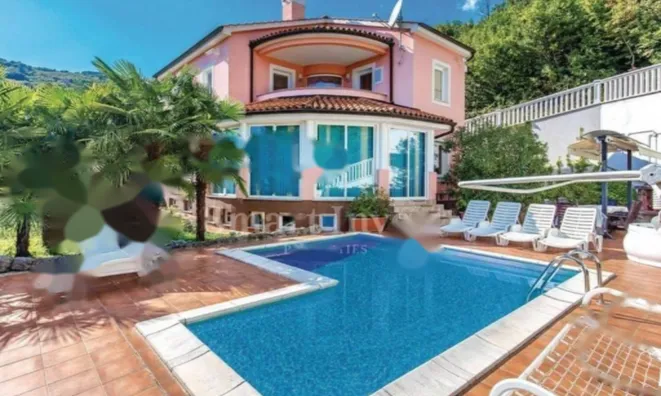 Недвижимость Семейный дом 460 кв.м, Центр: 2