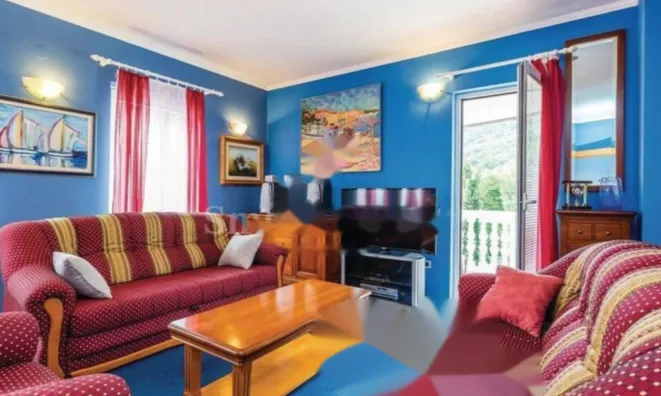 Недвижимость Семейный дом 460 кв.м, Центр: 10