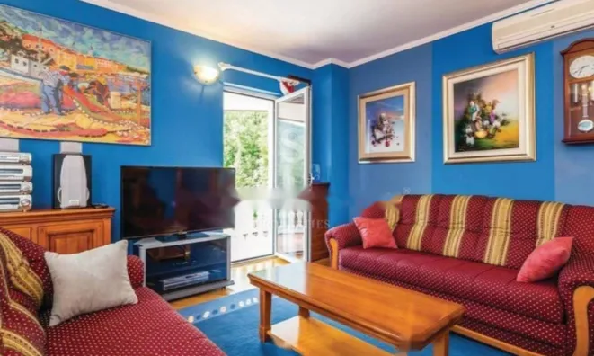 Недвижимость Семейный дом 460 кв.м, Центр: 11