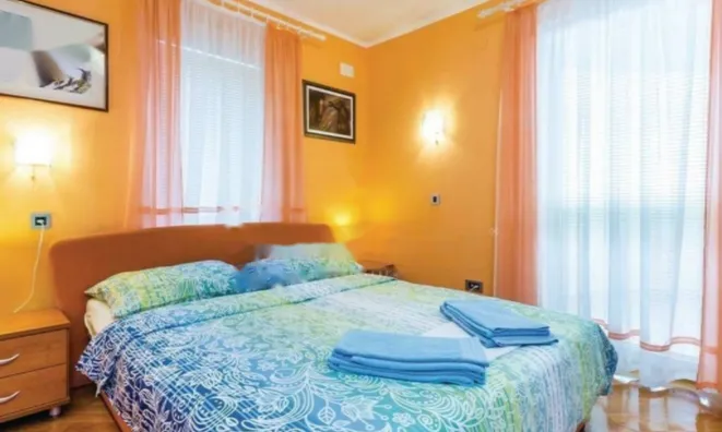 Недвижимость Семейный дом 460 кв.м, Центр: 21