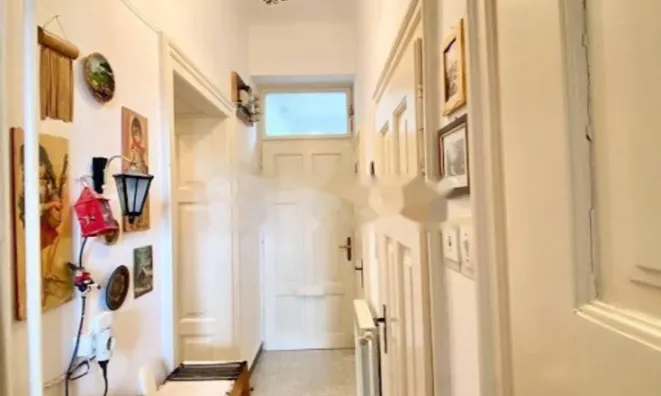 Недвижимость Трехкомнатная квартира, Центр: 4