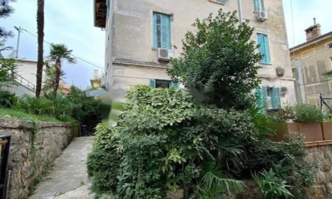 Недвижимость Трехкомнатная квартира, Центр: 11