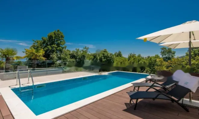 Недвижимость Семейный дом 183 м², Центр: 5