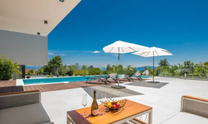 Недвижимость Семейный дом 183 м², Центр: 10