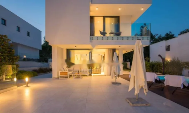 Недвижимость Семейный дом 183 м², Центр: 19