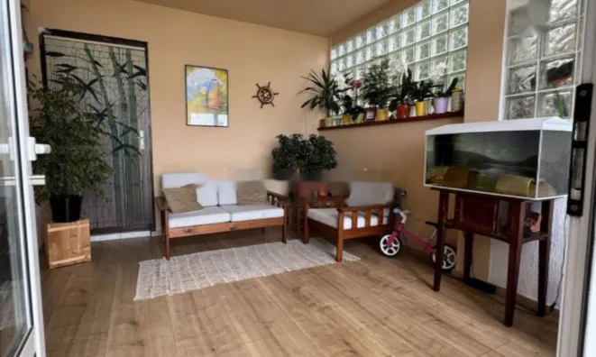 Недвижимость Трехкомнатный на земле, Центр.: 3