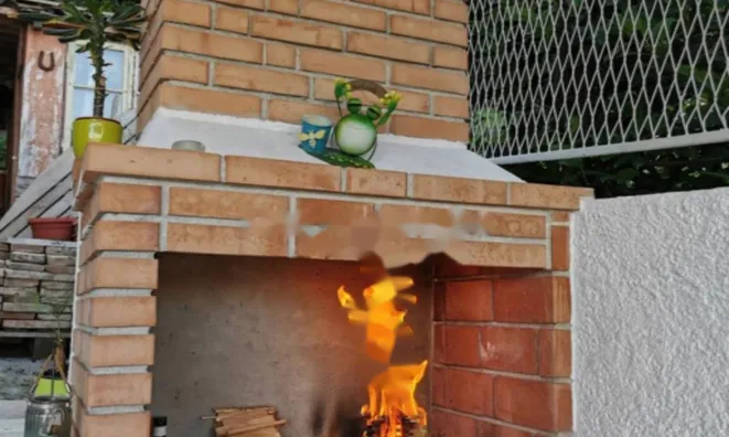 Недвижимость Трехкомнатный на земле, Центр.: 8