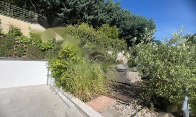 Недвижимость Трёхкомнатная квартира, Центр: 15