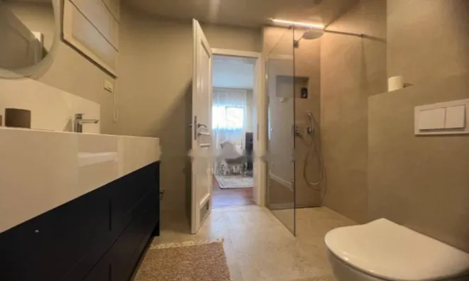 Недвижимость Трёхкомнатная квартира, Центр: 19