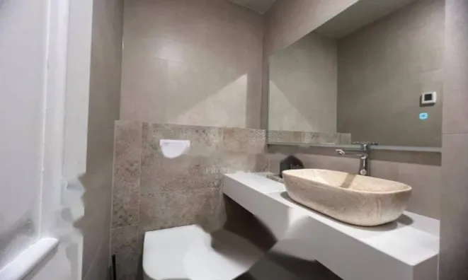 Недвижимость Трёхкомнатная квартира, Центр: 21