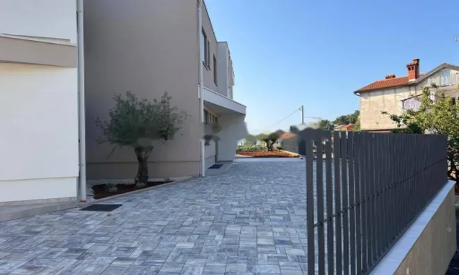 Недвижимость Трехкомнатная квартира Побри: 4