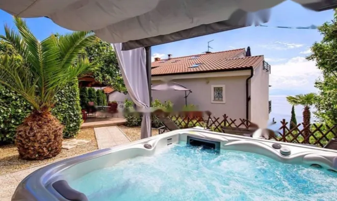 Недвижимость Центр, Опатия: Дом 481 м²: 1