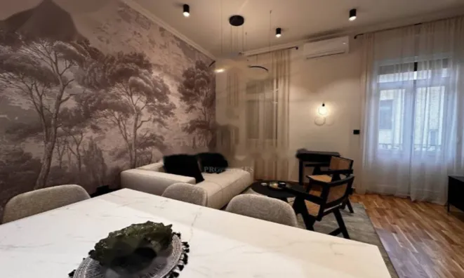 Недвижимость Двухкомнатная квартира в Центре: 2