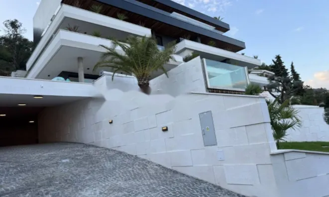 Недвижимость Однокомнатная квартира Центр: 14