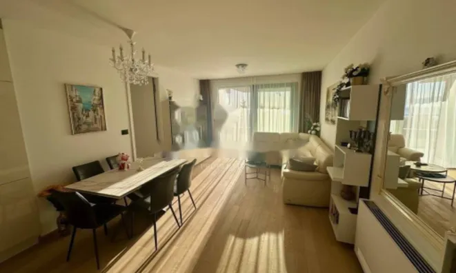 Недвижимость Трехкомнатная квартира Центр: 6