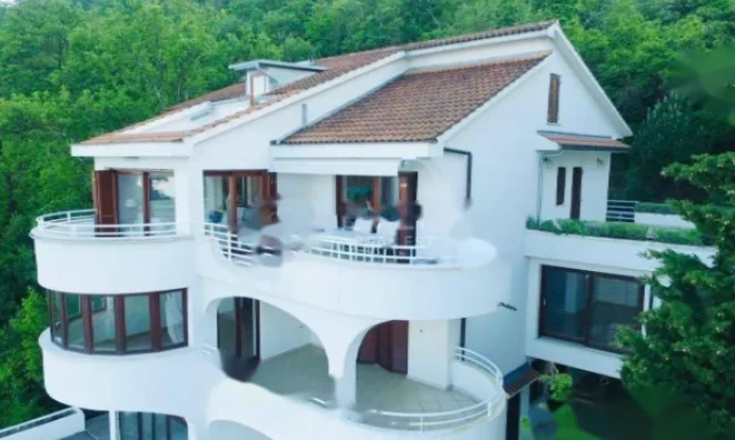 Недвижимость Четырехкомнатная квартира, центр, Опатия: 13