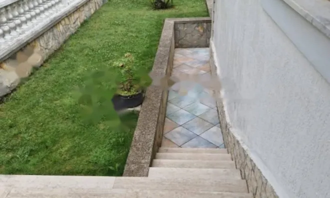 Недвижимость Семейный дом 430 м², Центр: 7