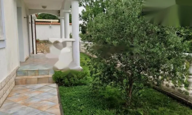 Недвижимость Семейный дом 430 м², Центр: 9