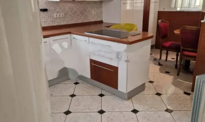 Недвижимость Семейный дом 430 м², Центр: 16