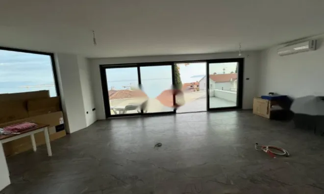 Недвижимость Трехкомнатная квартира в центре Опатии: 4