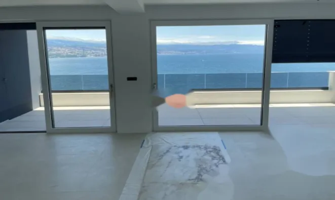 Недвижимость Трехкомнатная квартира в центре: 2