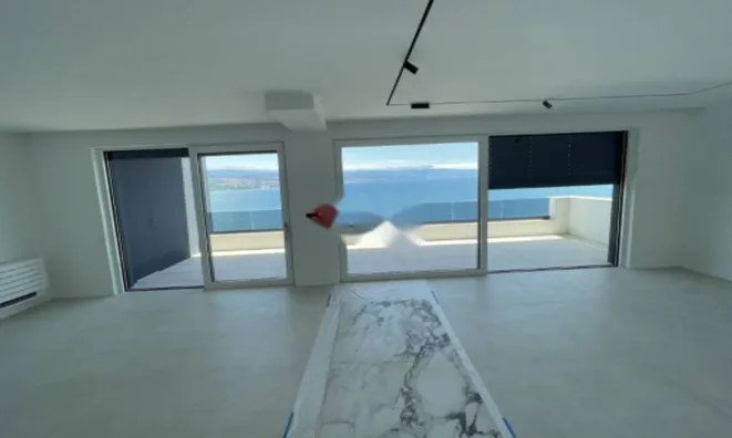 Недвижимость Трехкомнатная квартира в центре: 4