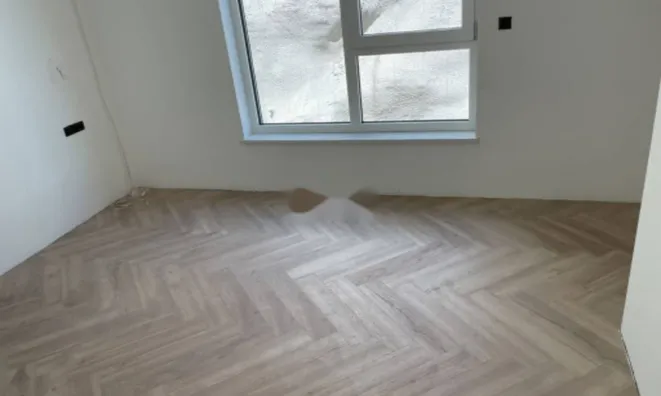 Недвижимость Трехкомнатная квартира в центре: 8