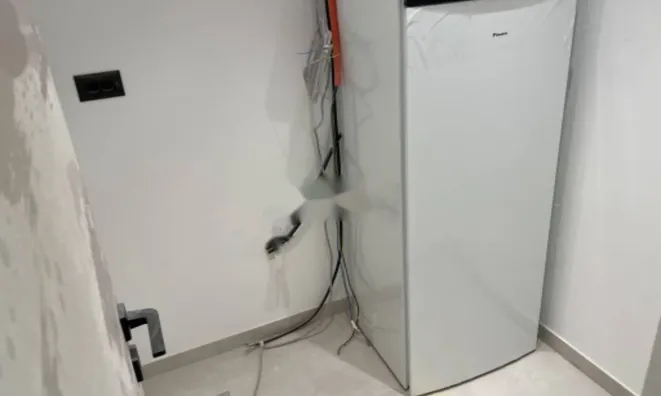 Недвижимость Трехкомнатная квартира в центре: 12