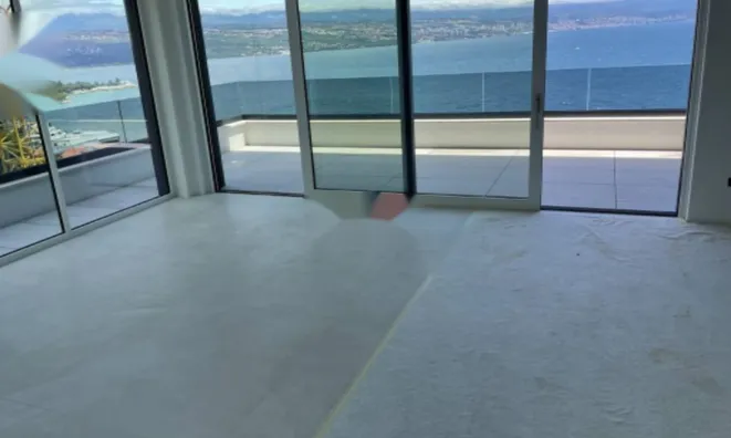 Недвижимость Трёхкомнатная квартира в центре: 1