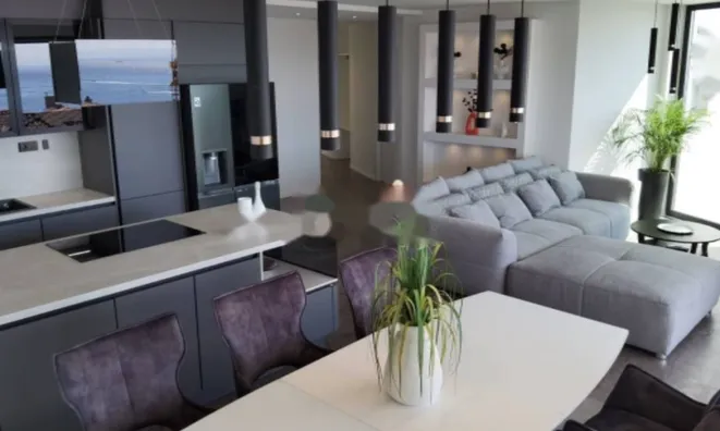 Недвижимость Трехкомнатная квартира, центр: 3