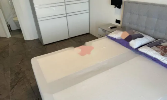 Недвижимость Трехкомнатная квартира, центр: 11