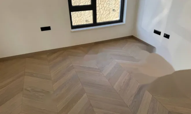 Недвижимость Трехкомнатная квартира, Центр: 6