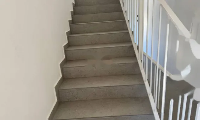 Недвижимость Трехкомнатная квартира, Центр: 17