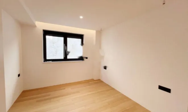 Недвижимость Трёхкомнатная квартира в центре: 8