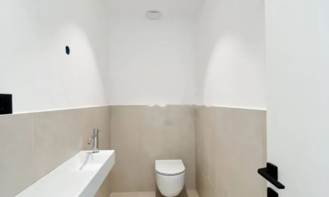 Недвижимость Трёхкомнатная квартира в центре: 12