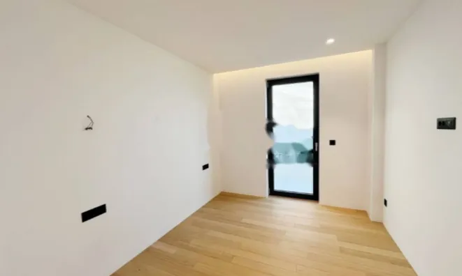 Недвижимость Трёхкомнатная квартира в центре: 13