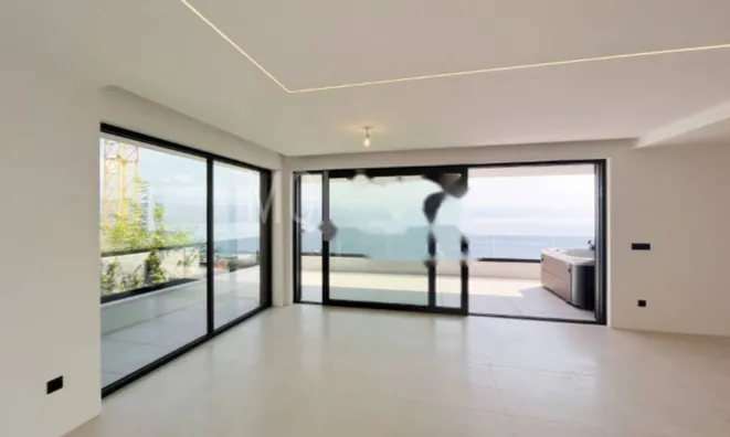 Недвижимость Трёхкомнатная квартира в центре: 16