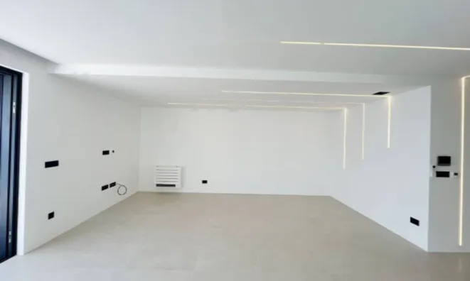 Недвижимость Трёхкомнатная квартира в центре: 17