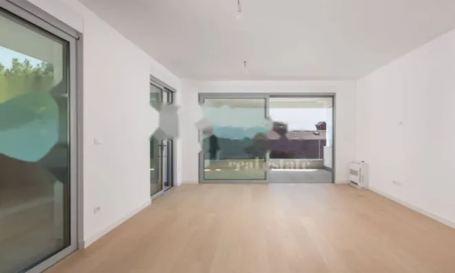 Недвижимость Двухкомнатная квартира, Центр: 1