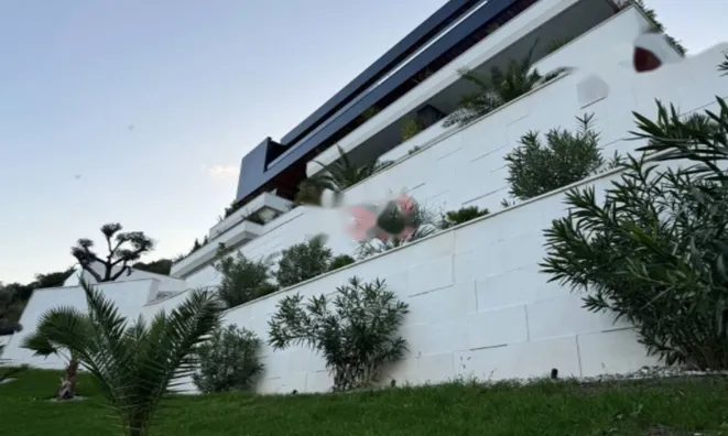 Недвижимость Двухкомнатная квартира в центре: 11