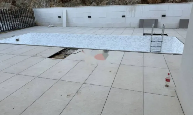 Недвижимость Двухкомнатная квартира в центре: 12