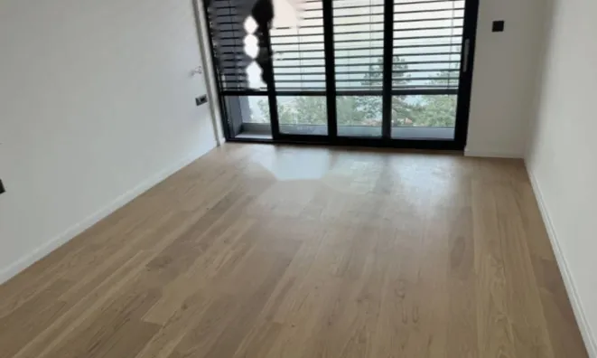 Недвижимость Двухкомнатная квартира в центре: 16