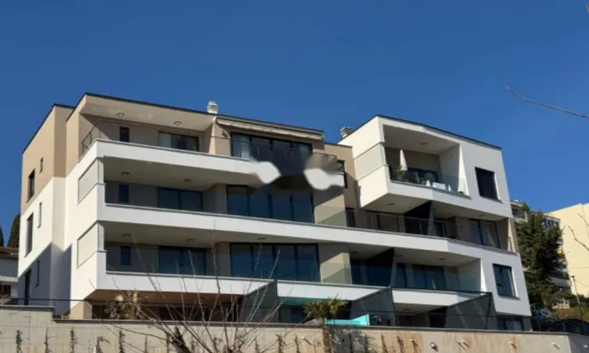 Недвижимость Четырехкомнатная квартира в центре Опатии: 2