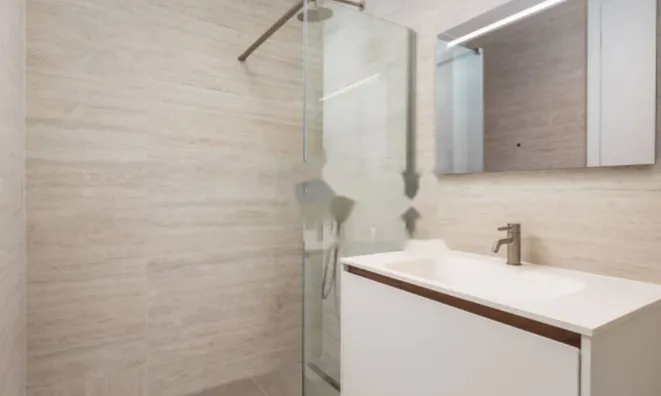 Недвижимость Двухкомнатная квартира в центре: 10