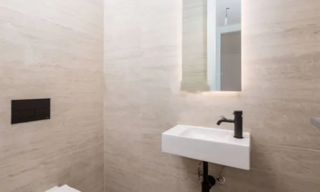 Недвижимость Двухкомнатная квартира в центре: 17