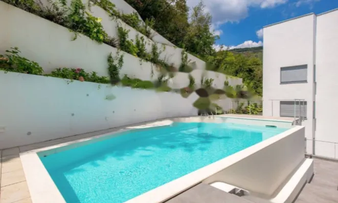 Недвижимость Двухкомнатная квартира в центре: 22