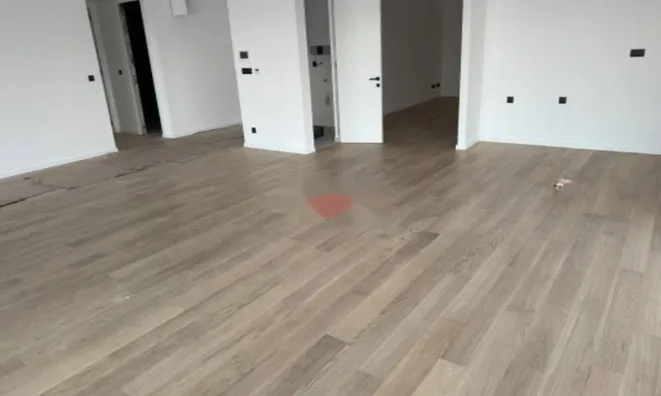 Недвижимость Трехкомнатная квартира в центре: 6